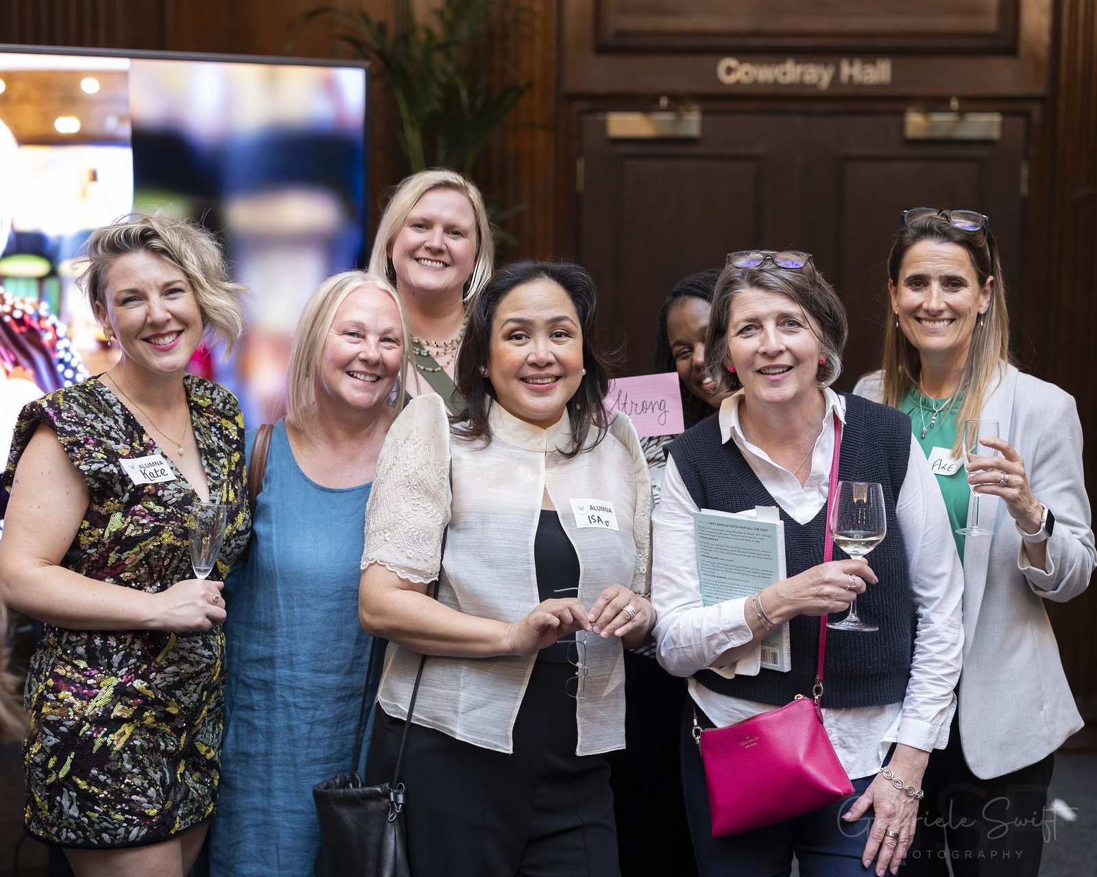 Wiser — experienced women in conversation